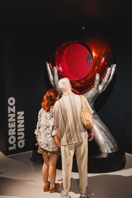 London: Tickets for Moco Modern & Contemporary Art Museum - The audio guide and wall information