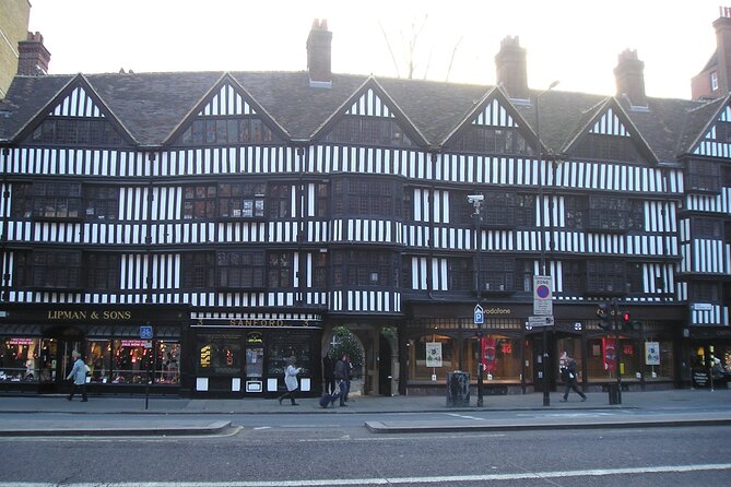 London Walking Tours eg Dickens Ted Lasso or National Gallery - Carol’s guiding style and wider London experience