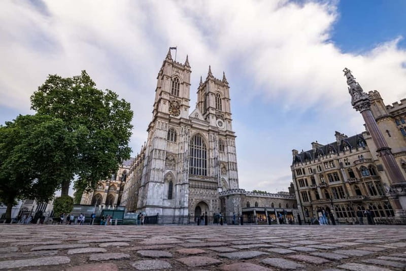 London: Westminster Abbey & Jubilee Galleries Guided Tour - Parliament Square sets the scene