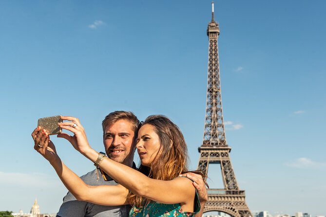 Louvre Access with a Multilingual Host - The all-included option: Eiffel Tower access and a Seine cruise