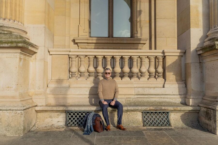 Louvre area photo shoot by Paris photographer - Palais-Royal: a graceful first setting