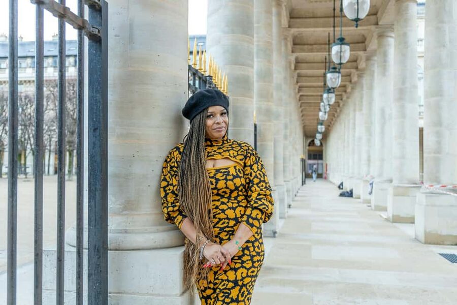 Louvre area photo shoot by Paris photographer - The 200-plus photo delivery