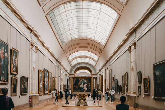 Louvre Art and Mysteries: Guided Experience for 6-people Max - Families, couples, and independent museumgoers