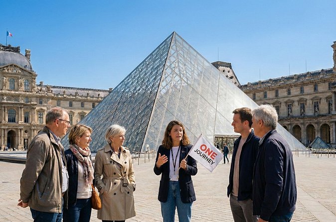 Louvre Art Heists & Scandals–Guided Tour with Entry - What the digital and pop culture angle adds