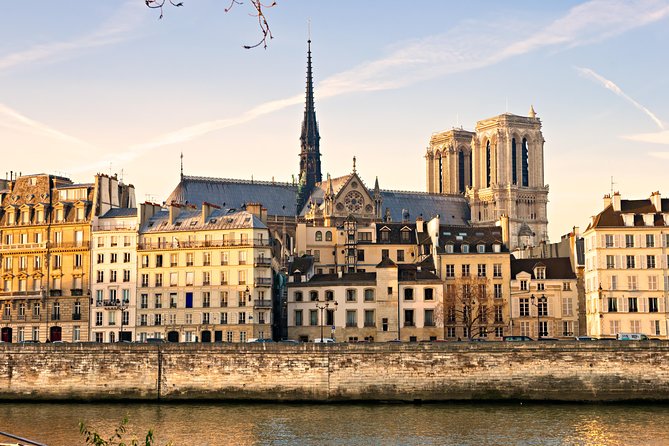 Louvre Evening Escape - Avoid The Crowds! Exclusive Guided Tour - The famous works, and the lesser-known stops