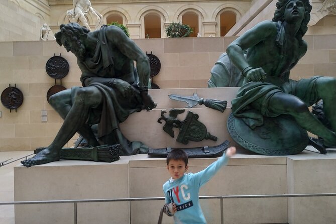Louvre for Families - Seeing the Venus de Milo as a puzzle