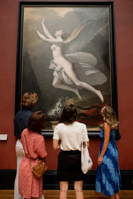 Louvre Highlights Guided Tour with Reserved Entry - Meeting the guide at the Richelieu Gate