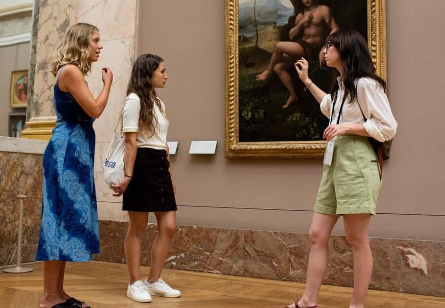 Louvre Highlights Guided Tour with Reserved Entry - Da Vinci, art history, and the stories between the labels
