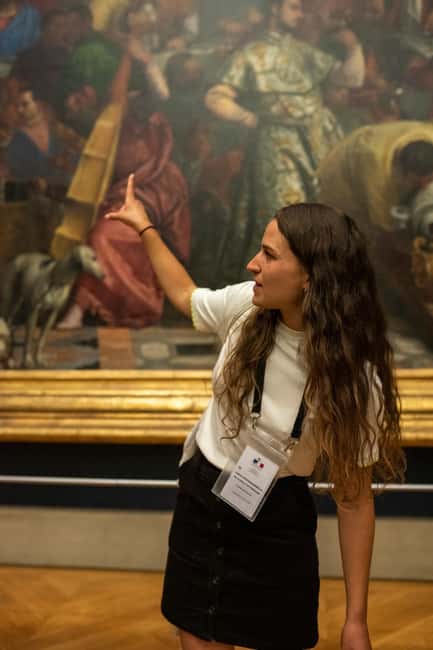 Louvre Highlights Guided Tour with Reserved Entry - Two and a half hours inside a very large museum