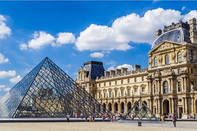 Louvre masterpieces in 2 hours - From medieval fortress to royal museum