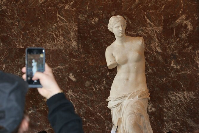 Louvre Museum Access Guided Tour with Mona Lisa - Italian Renaissance rooms and palace interiors