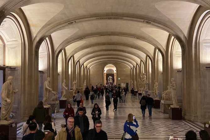 Louvre Museum Closing Time Guided Tour with the Mona Lisa - Why closing time changes the Louvre experience