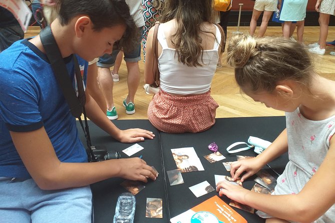 Louvre Museum Guided Family Treasure Hunt - The Mona Lisa, famous for good reason