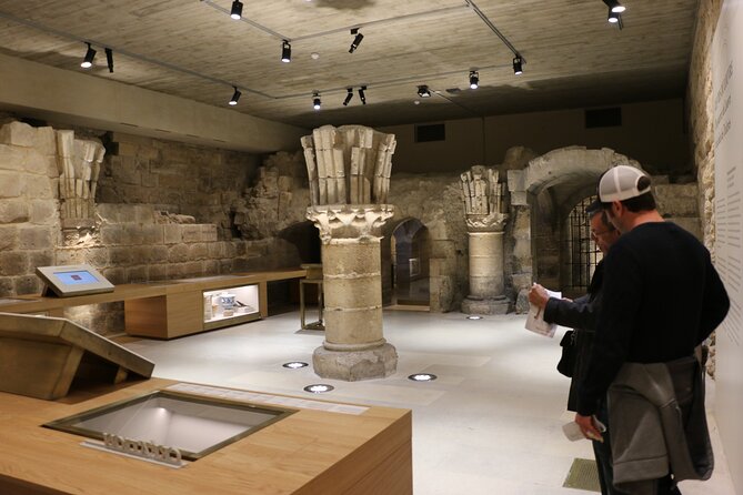 Louvre Museum: Guided Tour at Closing Time with Mona Lisa - How the guides shape the experience