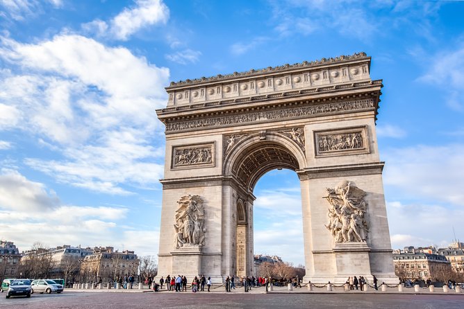 Louvre Museum Guided Tour with 1-Day Hop-On Hop-Off Bus Ticket - Notre Dame, the Seine, and the historic center