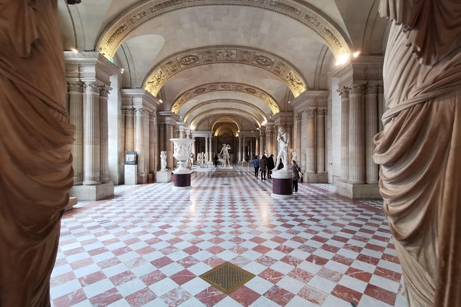 Louvre Museum Guided Tour with Skip-the-line Tickets - Venus de Milo and the power of ancient sculpture