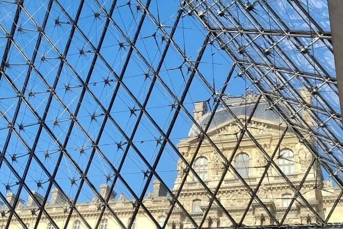 Louvre Museum Highlights Tour with Priority Access - The first hour inside the Louvre