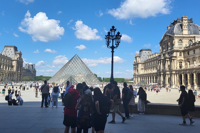 Louvre Museum Highlights Tour with Priority Access - The second hour and the Louvre highlights