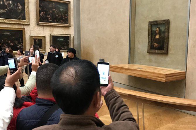 Louvre Museum Masterpieces Guided Tour - Entering the Louvre and understanding the palace