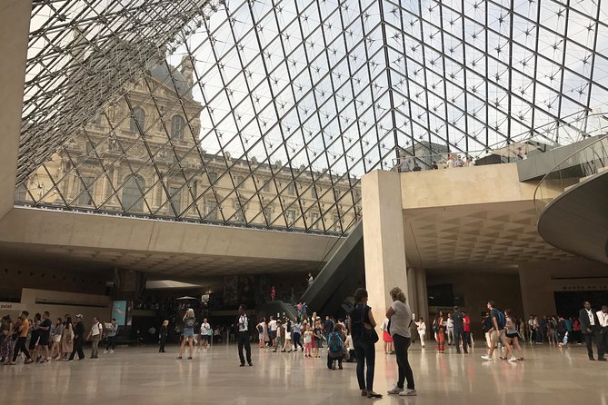 Louvre Museum Masterpieces Guided Tour - Venus de Milo and the story behind the missing arms