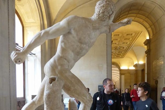 Louvre Museum Private 2-h Tour on Italian Art and masterpieces - Is $204.41 per person a fair price?