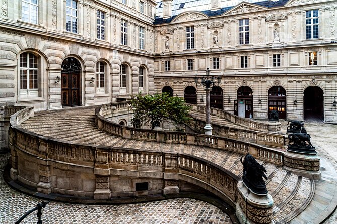 Louvre Museum Private tour - Mona Lisa, Venus de Milo, Nike, and Sphinx