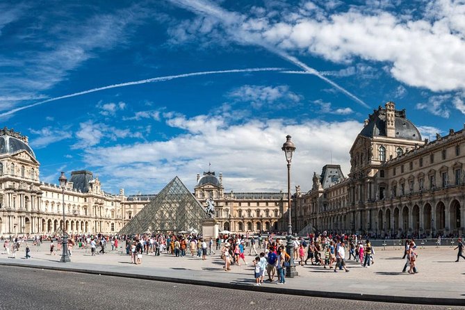 Louvre Museum Small Group Spanish Guided Tour - A Fast Route Through an Enormous Museum