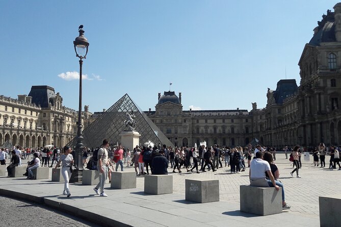Louvre Museum Timed Entry Ticket with Audio Guide in 4 languages - Who Will Get the Most From This Format