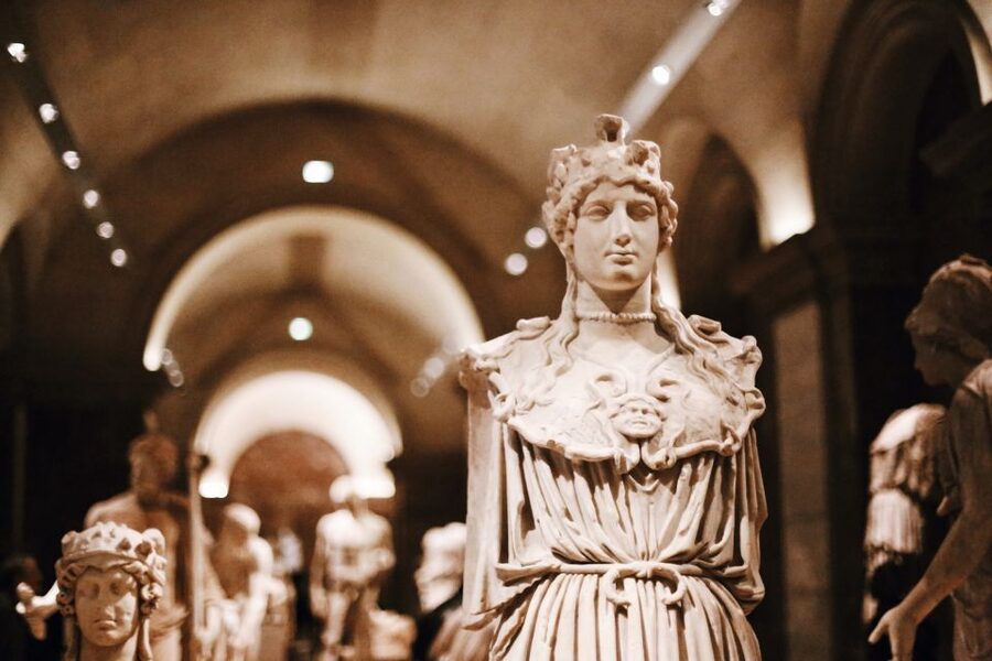 Louvre & Orsay Masterpieces - Guided Tour up to 6 guests 5h - How the small group changes the visit