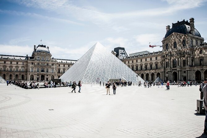 Louvre Private A La Carte, NO Ticket included - What the guiding can add