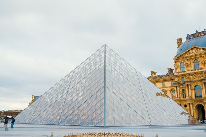 Louvre Treasures Private Experience – Languages Available - What the tailored format means for you