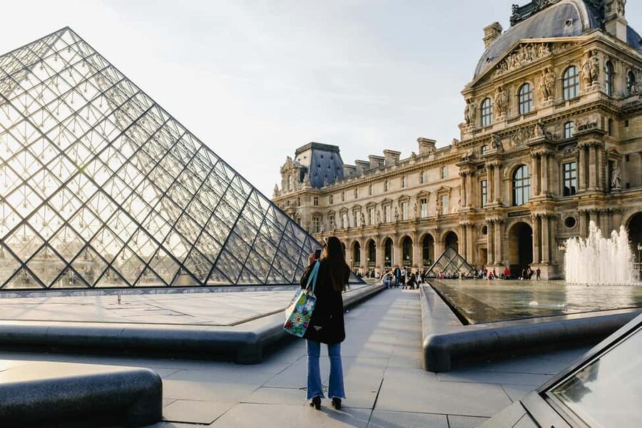 Louvre : Tuesday Exterior Walking Tour with Guide - Is $29 a fair price?