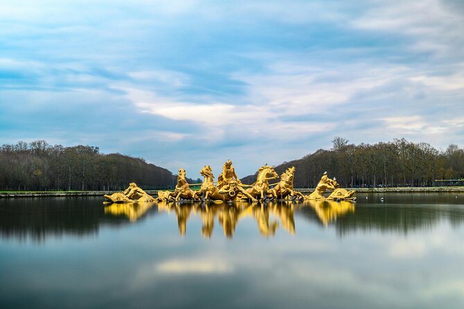 Louvre & Versailles Highlights: Small Group Half-Day Experience - A focused two hours inside the Louvre