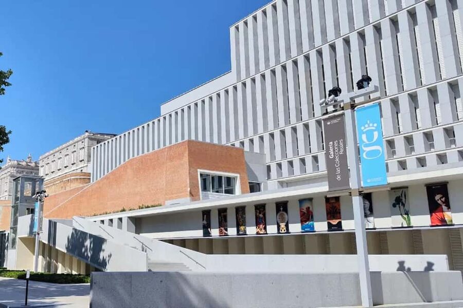 Madrid City Pass: Prado, Thyssen, Bernabéu, Flamenco & more - Modern attractions, Las Ventas, and CaixaForum