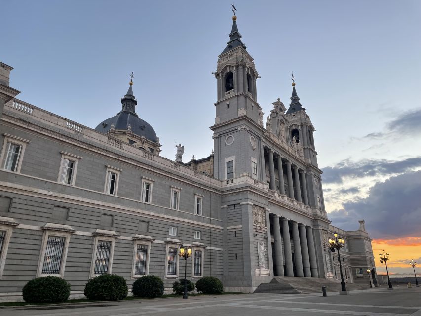 Madrid: Guided Tour of Prado Museum and Royal Palace - Who will get the most from this tour?