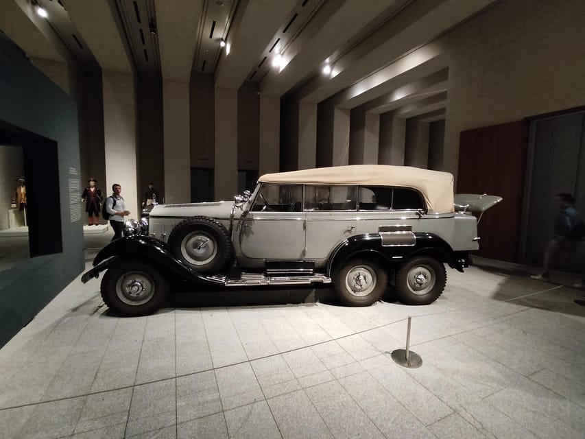 Madrid: Guided Tour of the Royal Collections Gallery - Starting at Calle Mayor, 43