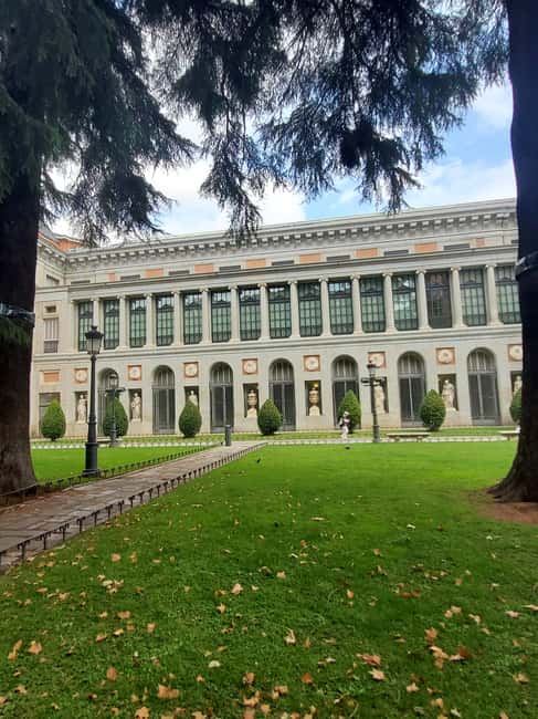 Madrid: guided visit of the Prado Museum with a native Italian-speaking tour guide - What the Italian commentary adds