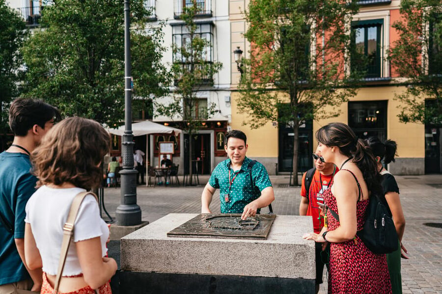 Madrid Highlights + Entrance to Prado Museum - A brisk introduction to Madrid’s old center