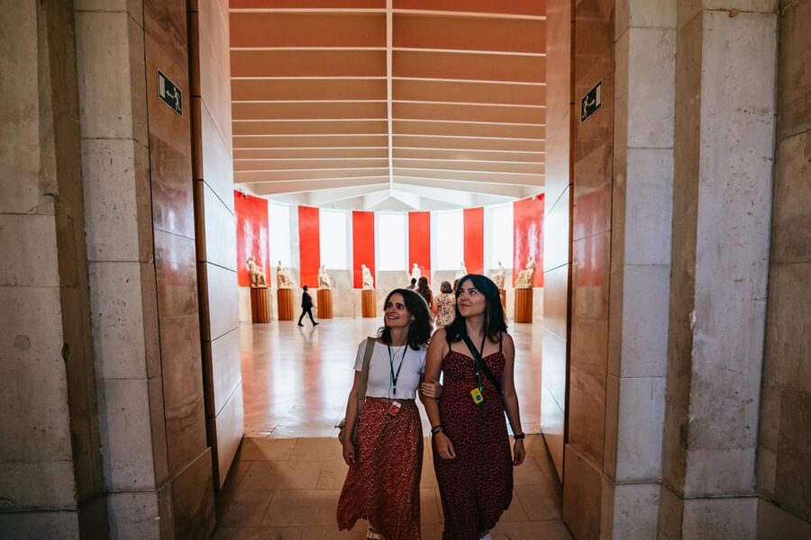 Madrid Highlights + Entrance to Prado Museum - Who should choose this Madrid tour?