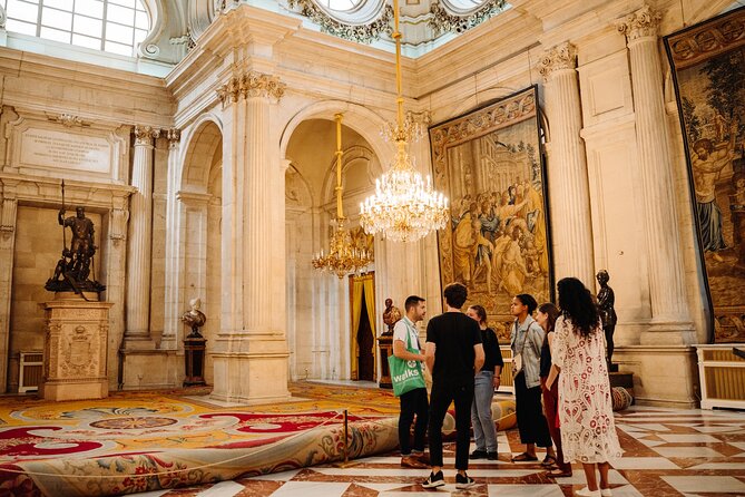 Madrid in a Day Tour:Royal Palace, Historic Center & Prado Museum - Guide quality and group size