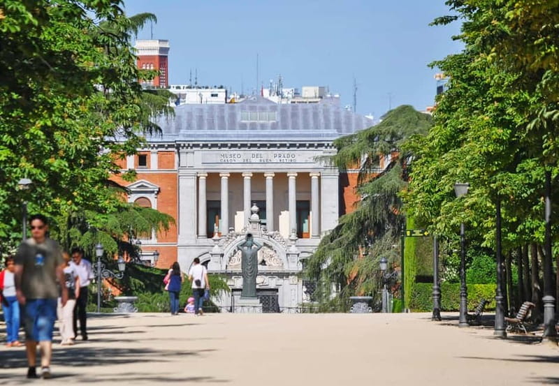Madrid: Prado Museum Private tour with local guide - Velázquez and the puzzle of Las Meninas