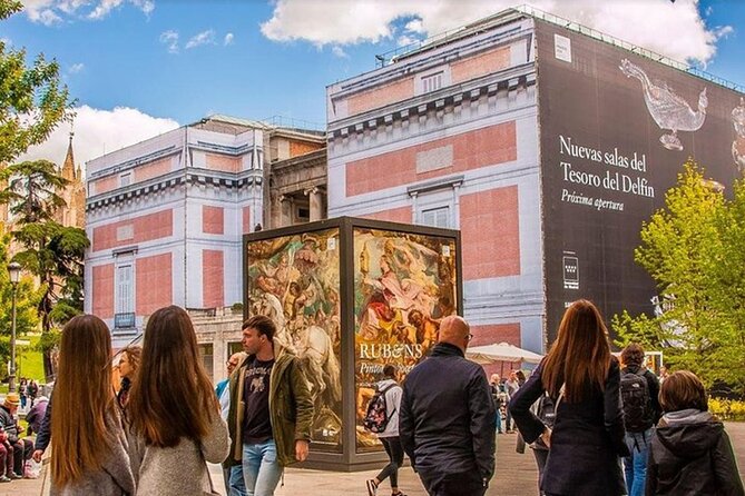 Madrid: Prado Museum Skip-the-Line Guided Tour - Crowds, group size, and the pace inside