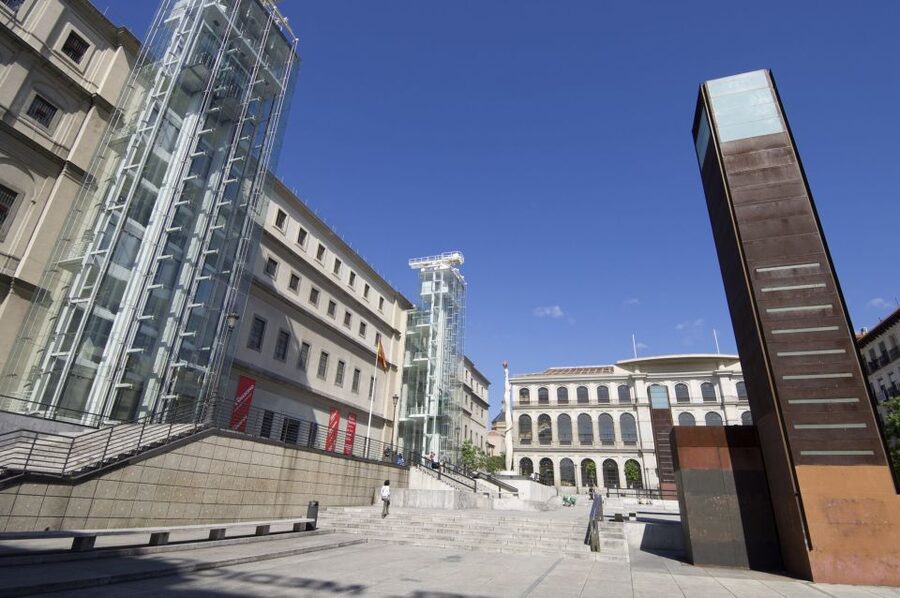 Madrid: Prado & Reina Sofía Museums Guided Tour - Guide quality makes the biggest difference