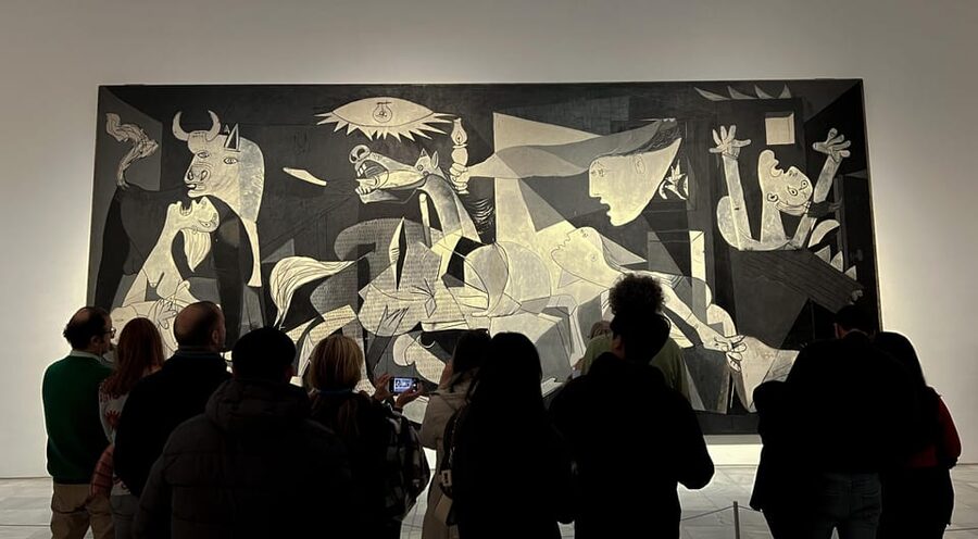 Madrid: Reina Sofia and Prado Museum Tickets and Guided Tour - Walking from modern art to the Prado