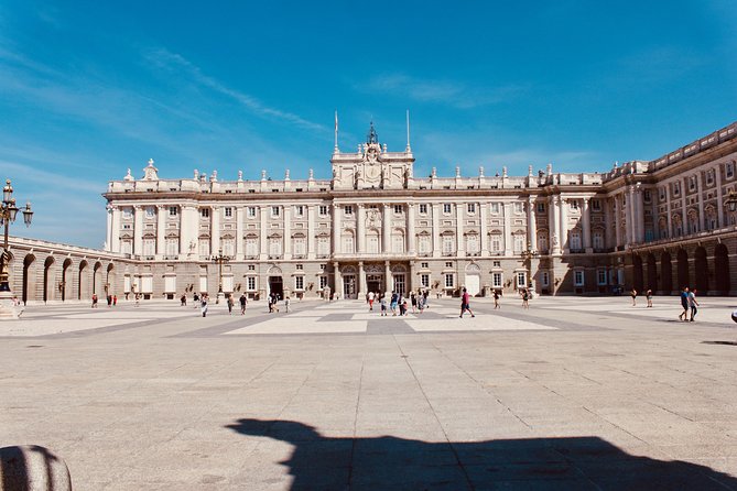 Madrid Royal Palace and Prado Museum Private Tour with Transfers - The cab ride to the Prado