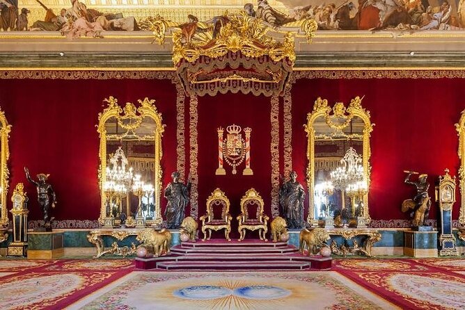 Madrid: VIP PRIVATE Royal Palace and Prado Museum. - The Royal Armoury and its changing access
