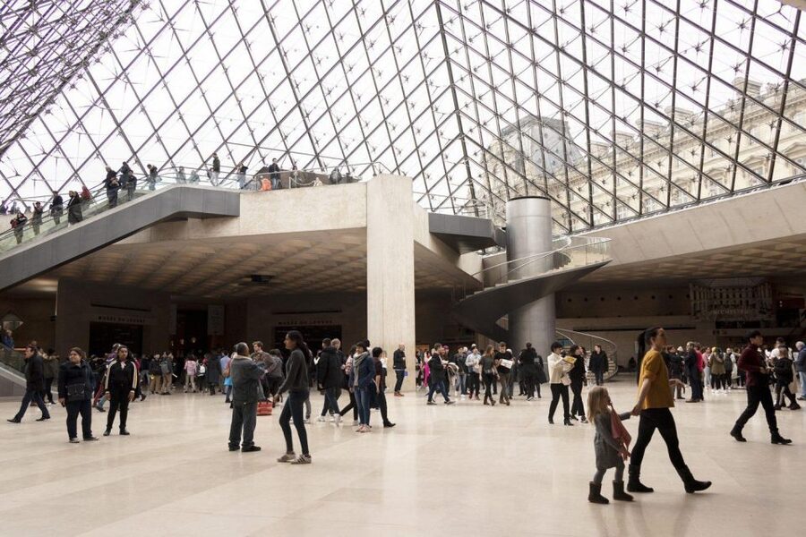 Magnificent tour of the Louvre + Mona Lisa pass - Why the Free Time Matters