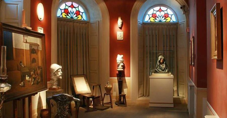 Malaga: Guided tour of Picasso's Birthplace Museum - Picasso’s family and the role of his father
