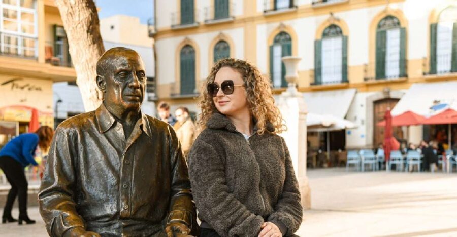 Malaga: History of Picasso Guided Walking Tour - Walking through the family story