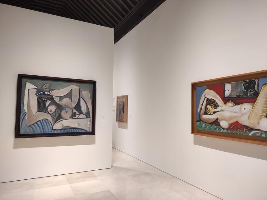 Malaga: Old Tour Walking Tour w/Cathedral & Picasso Museum - The change from history to Picasso